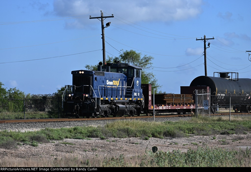 OMLX 151 working the yard